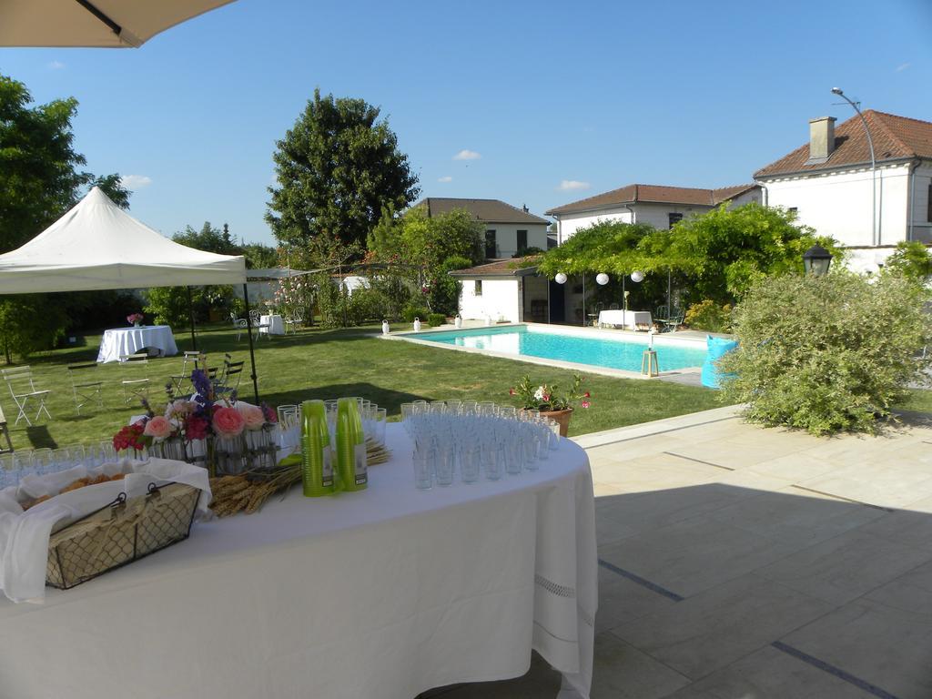 Entre Cour Et Jardin Hotell Châlons-en-Champagne Exteriör bild