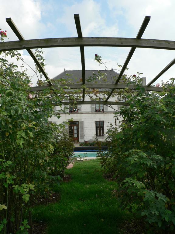 Entre Cour Et Jardin Hotell Châlons-en-Champagne Exteriör bild