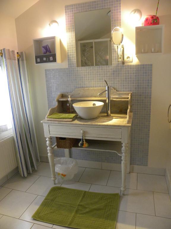 Entre Cour Et Jardin Hotell Châlons-en-Champagne Rum bild