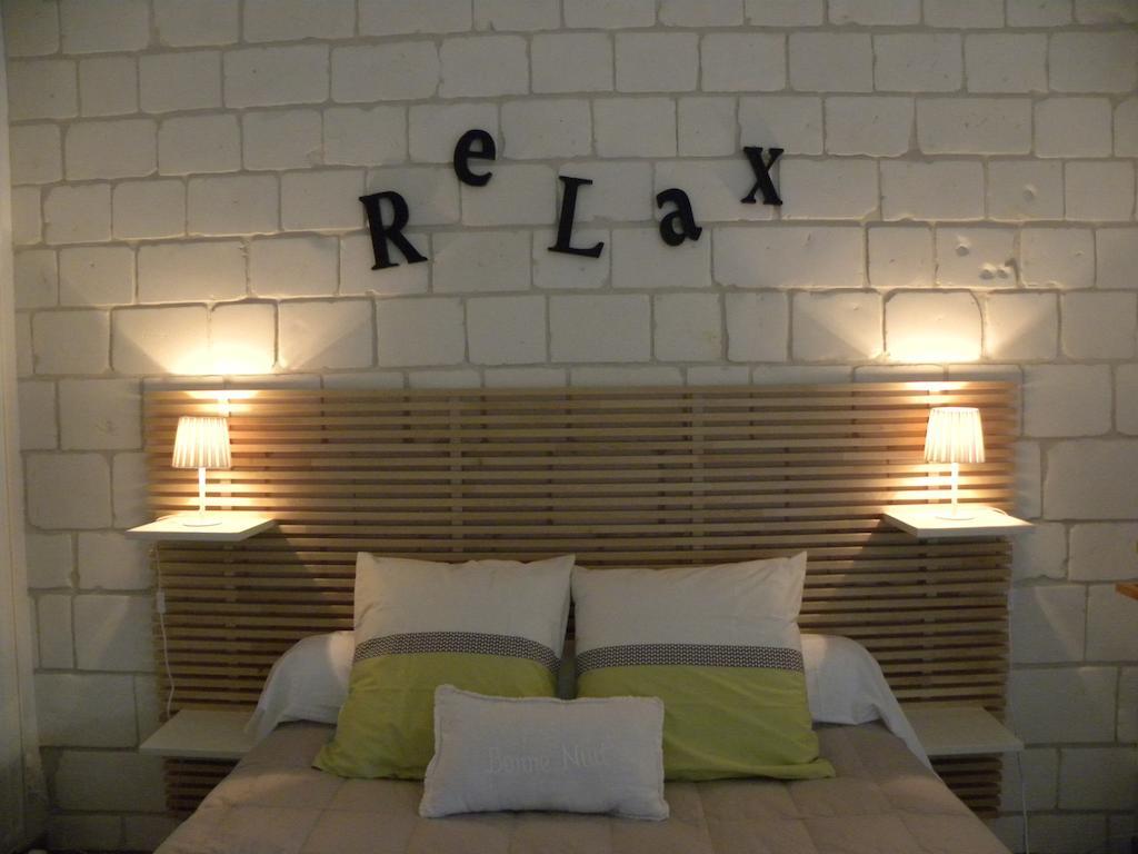 Entre Cour Et Jardin Hotell Châlons-en-Champagne Rum bild
