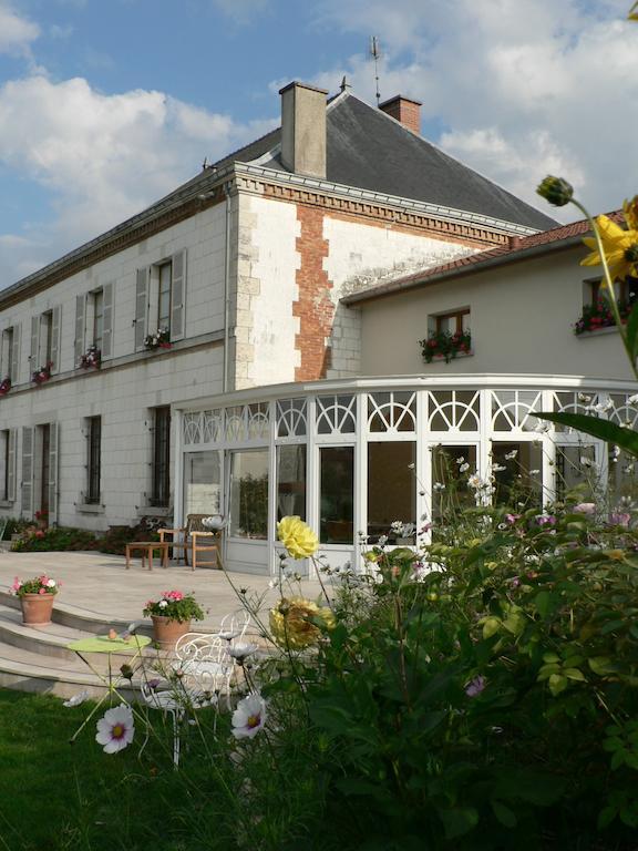 Entre Cour Et Jardin Hotell Châlons-en-Champagne Exteriör bild