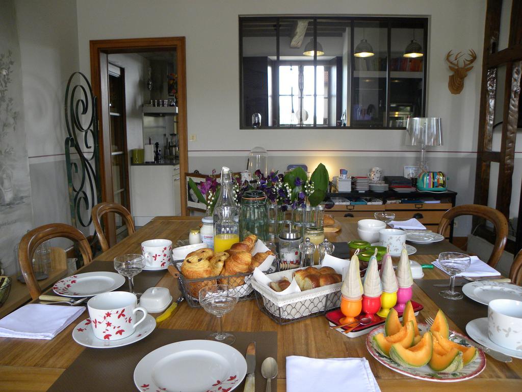 Entre Cour Et Jardin Hotell Châlons-en-Champagne Exteriör bild