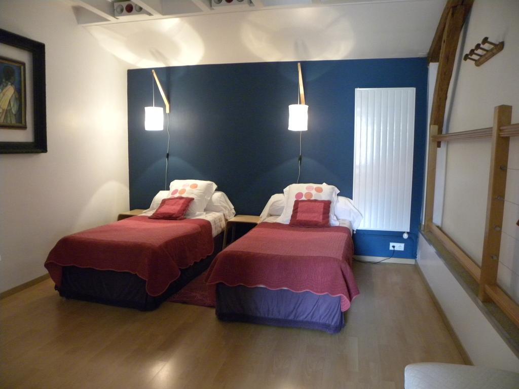 Entre Cour Et Jardin Hotell Châlons-en-Champagne Exteriör bild